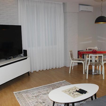 Luxury Blloku Tirana Apartment Buitenkant foto