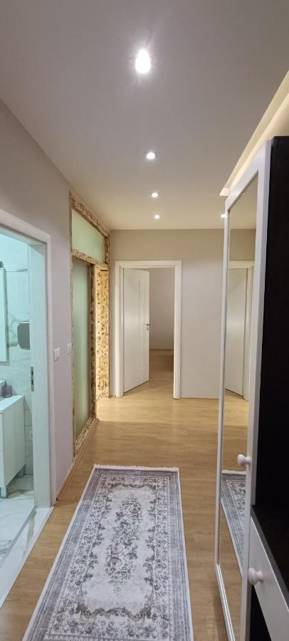 Luxury Blloku Tirana Apartment Buitenkant foto