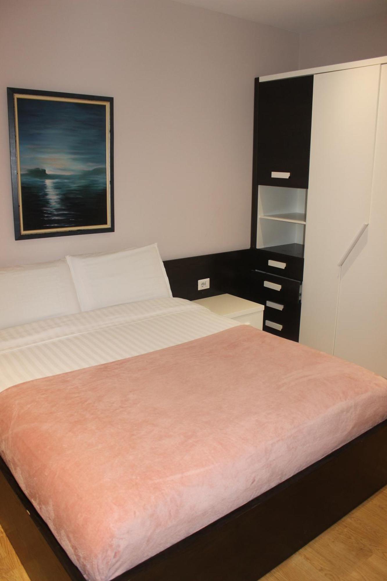 Luxury Blloku Tirana Apartment Buitenkant foto