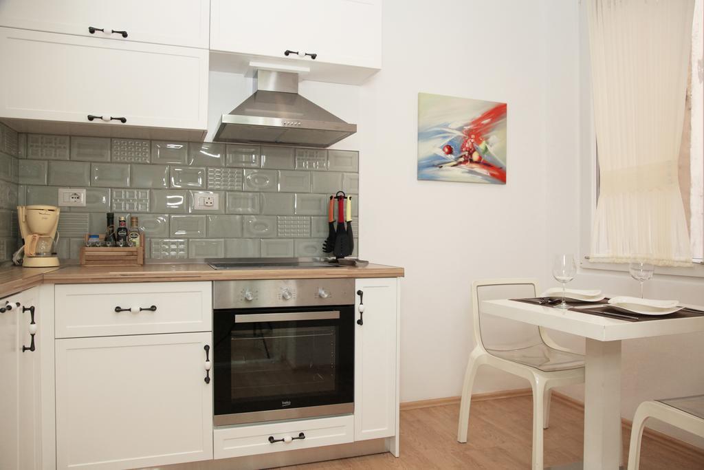 Luxury Blloku Tirana Apartment Buitenkant foto